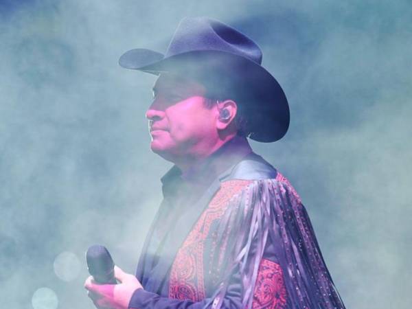 Un operativo de la Secretaría de Seguridad Ciudadana de Campeche culminó con la detención de cuatro personas en el municipio de El Carmen, entre ellas César ‘N’, padre del cantante de regional mexicano Julión Álvarez. A continuación, los detalles.