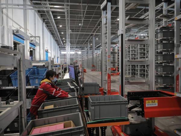 Analistas advierten que los aranceles podrían desencadenar una guerra comercial global y afectar el orden económico internacional.