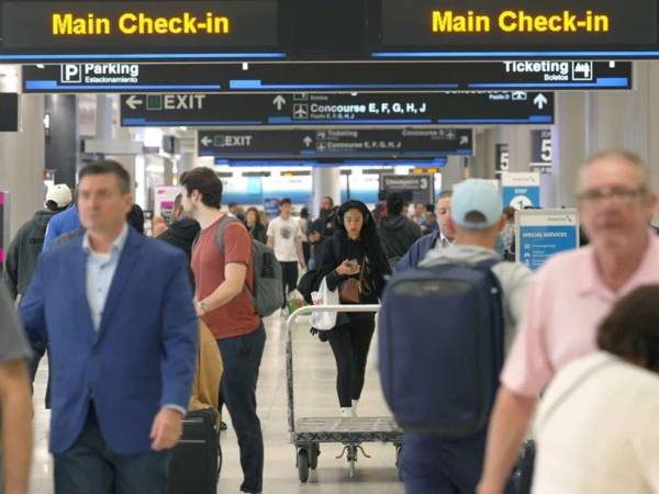 Un nuevo cambio en el proceso de visado para Estados Unidos obligará a ciertos viajeros a pagar elevadas sumas antes de ingresar al país.