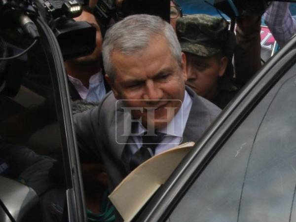 A Roosevelt Hernández se le dictaron medidas sustitutivas a la detención judicial. Deberá presentarse periódicamente a los juzgados a firmar y tiene prohibido salir del país.