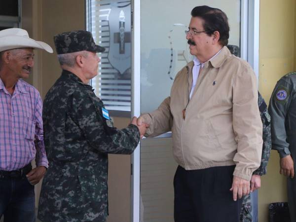 Roosevelt Hernández fue bastante cercano al gobierno de Libre que dirigió Xiomara Castro y tuvo como segundo a Manuel Zelaya Rosales.