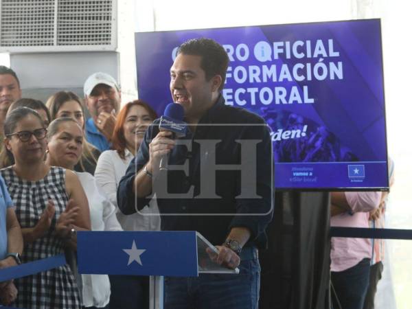 El candidato del Partido Nacional, Juan Diego Zelaya, brindó una conferencia de prensa este lunes.