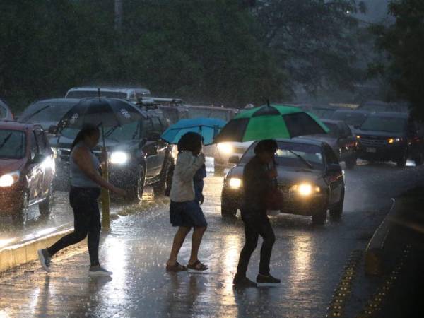 Lluvias de moderadas a leves se registrarán este sábado en el territorio nacional.
