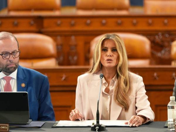 Melania Trump está activando una imagen pública centrada en la ayuda a la infancia.