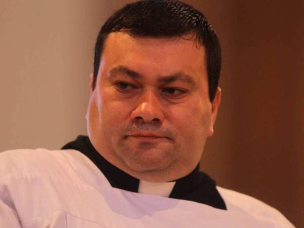El sacerdote Carlo Magno Núñez es el rector de la Basílica Menor Nuestra Señora de Suyapa.