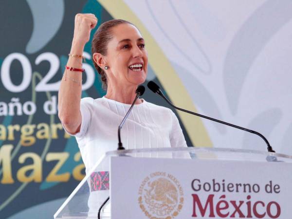 La mandataria vinculó además la democracia con el “gobierno del pueblo”.
