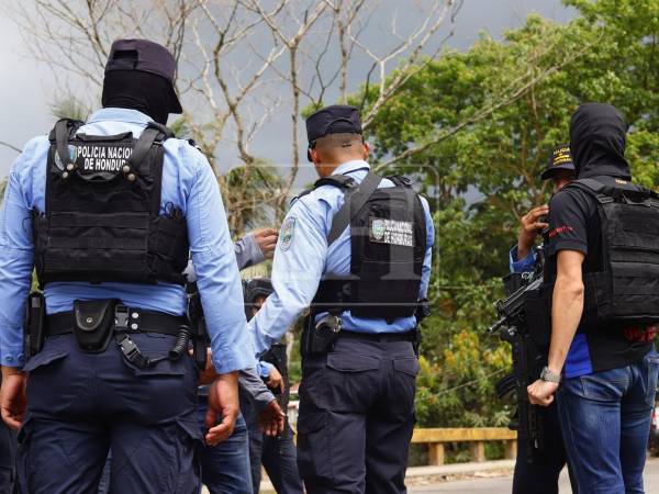 La operación en la que murieron los cinco policías de Dipampco extrañamente careció de refuerzos, de una orden de allanamiento, de un fiscal, de un juez ejecutor y de un equipo especializado en recolección de evidencias.