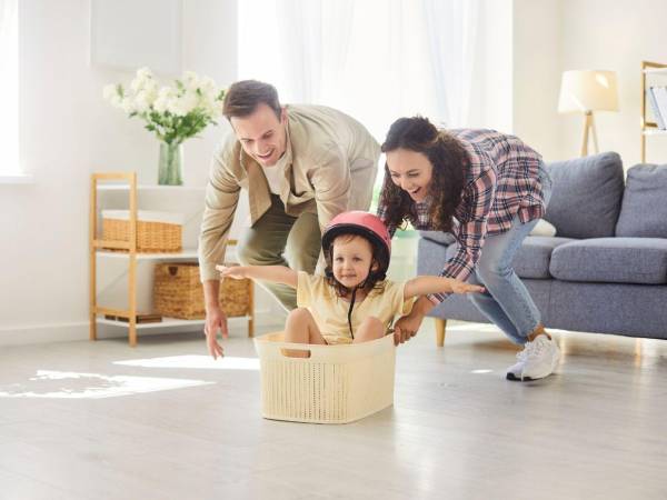Entre uno y dos años, los niños necesitan de 11 a 14 horas de sueño diarias (incluyendo siestas) con horarios regulares.
