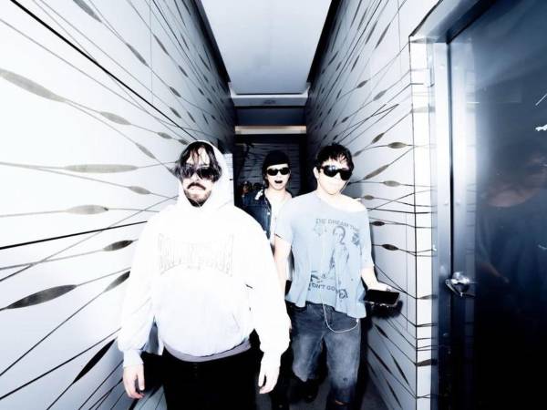 Los hermanos Mike, Milton y Emilio de la Rosa se presentan hoy por la noche como parte de su gira Aún te odio y te extraño mucho.