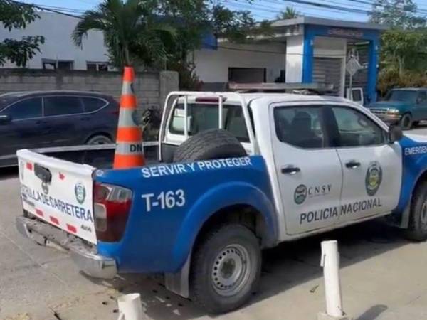 De acuerdo con la información preliminar, el joven habría chocado contra una rastra que se encontraba estacionada en el trayecto por el que se dirigía.