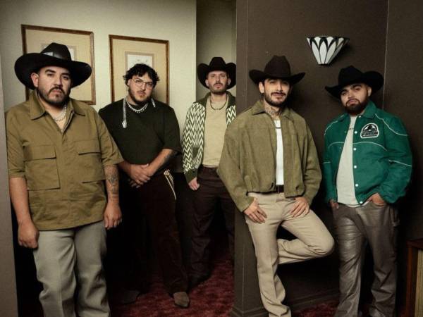 El próximo jueves 30 de abril, Grupo Frontera llega a Honduras dentro del Triste pero bien cabr*n tour 2026, una gira mundial que ya acumula fechas en Colombia, Costa Rica, El Salvador, Guatemala, México, Europa y Estados Unidos, y que respalda su tercer álbum de estudio, Lo que me falta por llorar, publicado el 23 de octubre de 2025.