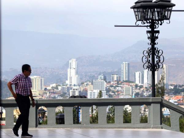 Las temperaturas seguirán frescas en la madrugada y cálidas al mediodía, mientras una cuña de alta presión mantiene el clima seco y estable en el territorio nacional.