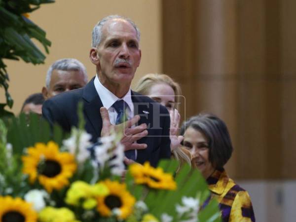 El presidente Nasry Asfura lamentó la muerte de cuatro agentes policiales en trágico accidente en Lempira.