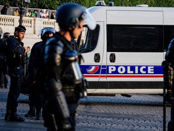 Un adolescente de 14 años apuñaló a una maestra de 66 años en Francia.