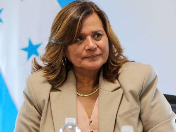 Ministra Yadira Gómez denuncia invasión y llama al diálogo.