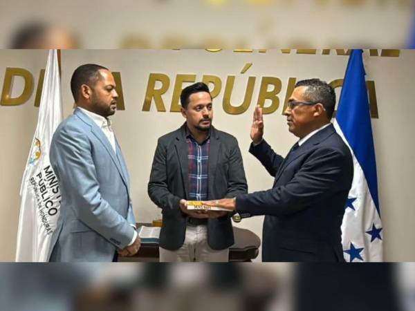 Este viernes fue juramentado el nuevo director de la DLCN por el fiscal general.