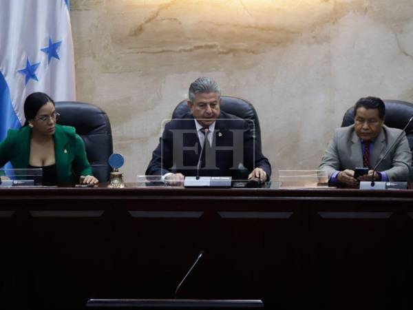 Por segunda ocasión posponen la elección de la Junta Directiva provisional del Congreso.