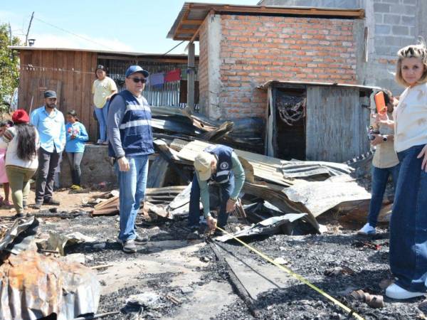 Un incendio consumió dos casas en Santa Clara y dejó a familias damnificadas. La respuesta municipal incluyó ayuda inmediata y respaldo institucional