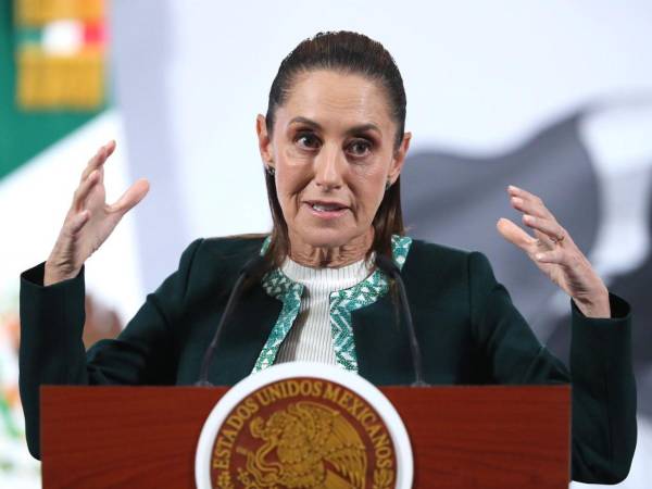 La presidenta de México, Claudia Sheinbaum, habla este miércoles durante una rueda de prensa en el Palacio Nacional en Ciudad de México.