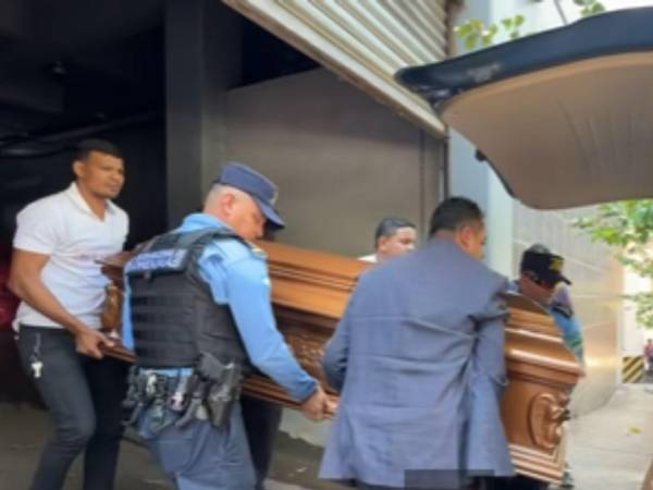 Según se informó, el hecho violento ocurrió mientras Hernández atendía una denuncia ciudadana en el sector de la colonia Lomas #2.