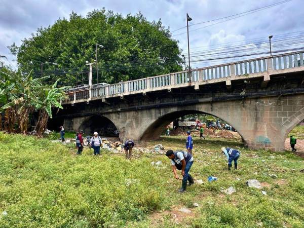 Operativo de limpieza en Campo Motagua.