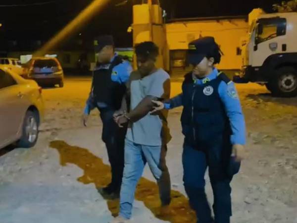 El sospechoso quedó requerido y deberá responder por el delito de atentado a agentes policiales.