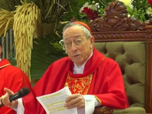 El cardenal emérito, Óscar Andrés Rodríguez Maradiaga, en la homilía del domingo de Ramos, en la Basílica Menor de Suyapa.
