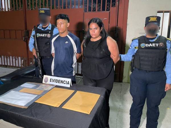 Los dos jóvenes fueron trasladados a las instalaciones de la DAET y luego remitidos al Juzgado en Materia de Criminalidad Organizada, Medio Ambiente y Corrupción.