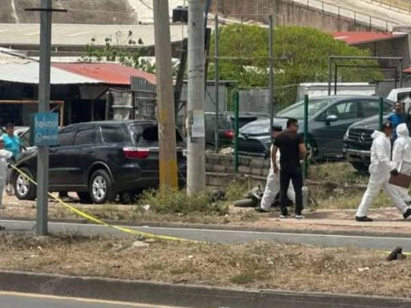 De acuerdo con información preliminar, el siniestro habría sido provocado por el exceso de velocidad, aunque las autoridades aún no han brindado mayores detalles sobre lo ocurrido.