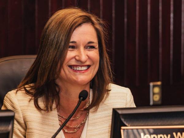 Wilson, explicó que las instalaciones podrían albergar hasta 7.500 detenidos.