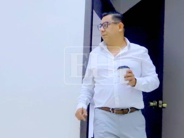 Jesús Humberto Mancía tras finalizar ayer el primer día de juicio oral y público.