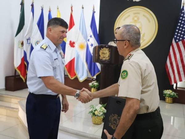 Dentro de los ejes centrales de la reunión bilateral se abordó el combate al <b>narcotráfico</b>, catalogándolo como una prioridad para el hemisferio occidental.