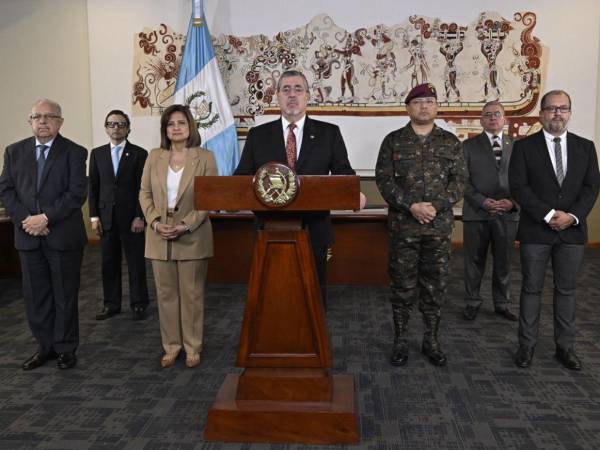 Arévalo de León anunció el inicio de inmediato de la construcción de una cárcel de máxima seguridad para albergar a 2.000 reclusos y asevero que estará terminada en un plazo de 12 meses.