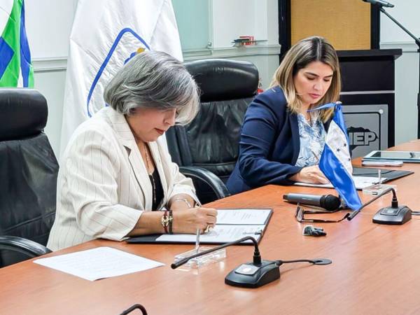 El Banco de Desarrollo de América Latina y el Caribe - CAF y el COHEP formalizan una alianza estratégica con la Firma de un Memorándum de Entendimiento.