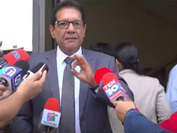 El magistrado Mario Flores denunció que buscan asaltar instituciones electorales.