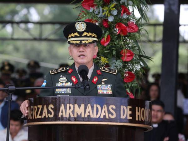 La audiencia de declaración de imputado contra el exjefe de las FF AA, Roosevelt Hernández, se reprogramó para el 19 de agosto, generando suspicacia en el gremio periodístico y en organizaciones de derechos humanos.