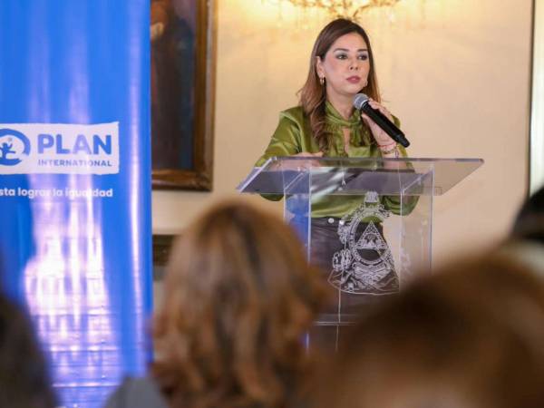 La designada presidencial María Antonieta Mejía, demanda del gremio médico que se ponga la mano en la conciencia y que atienda al pueblo hondureño, pues el diálogo sigue abierto por parte del gobierno.