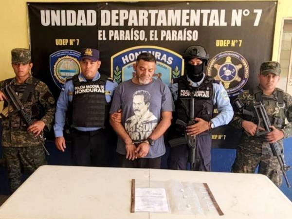 Los equipos policiales y militares capturaron a David Antonio Laínez Vásquez, alias El Viejo, en un allanamiento de morada ejecutado en el barrio La Reforma de Danlí, El Paraíso.