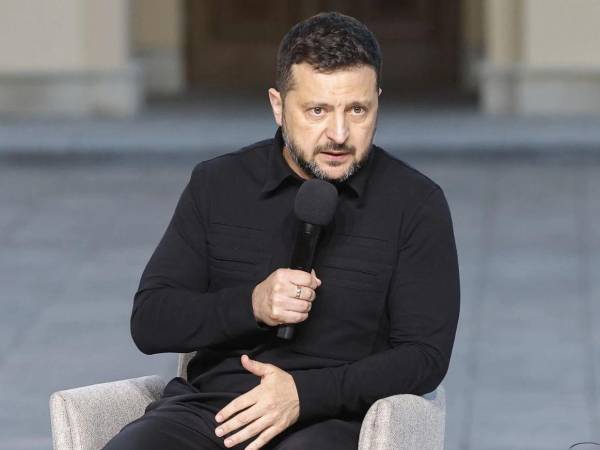 El presidente ucraniano ve en detener las líneas actuales la forma real de acabar la guerra, pero pide que Kiev tenga voz en cualquier negociación.