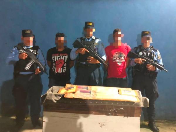 Los sujetos fueron detenidos horas después del crimen por agentes de la Dirección Policial de Investigaciones.