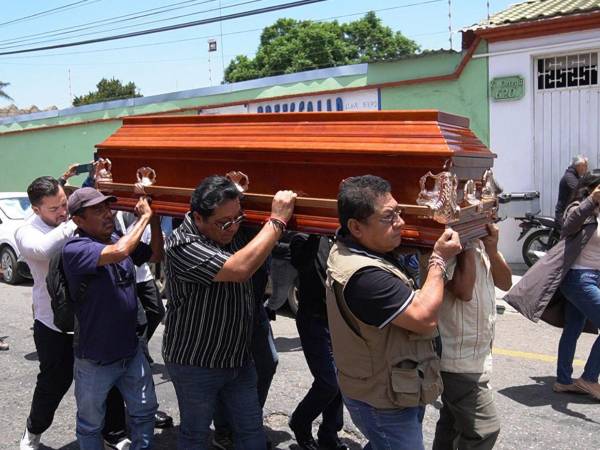 Una de las recientes muertes es la del periodista mexicano asesinado Francisco Alejandro Leyva Aguilar, en la ciudad de Oaxaca (México).