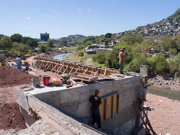 La iniciativa contempla un fondo equivalente al 7% del presupuesto municipal. Proyectos de mitigación que se trata de estabilización de taludes y control de inundaciones en la ribera del Río Choluteca. financiada por la Cooperación Alemana (KfW), es un ejemplo de la visión qur tiene la Alcadía.