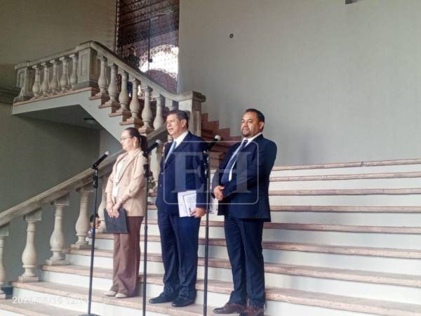Las autoridades del INE hacen un llamado a los ciudadanos a colaborar con el personal designado a realizar el censo poblacional.