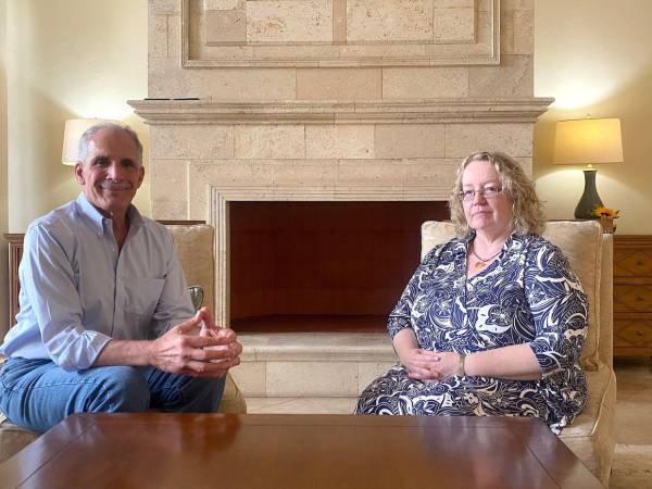 La encargada de negocios habló del proceso electoral con Rixi y Nasralla; mientras que Nasry Asfura se enfocó en el tema de migración y el TPS.