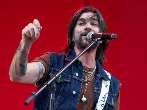 Me inspiró la forma en que los Beatles solían empezar a componer sus canciones con el estribillo y el título de la canción en la primera estrofa, expresó el artista.