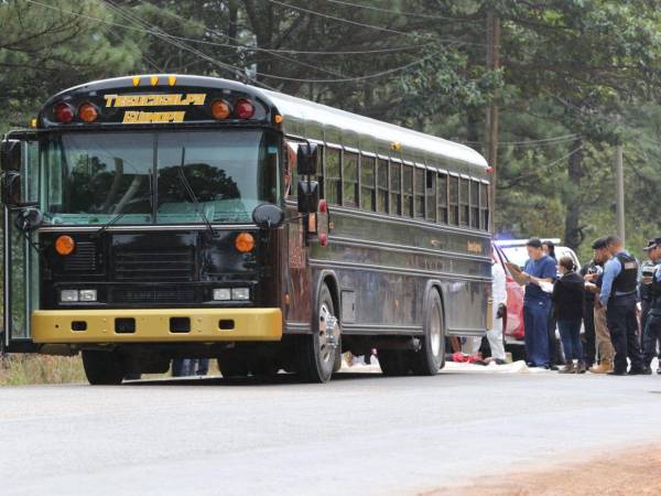 Las víctimas mortales se conducían en esta unidad de transporte de la ruta Güinope-Tegucigalpa.