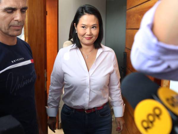 Fujimori recordó a su padre, fallecido en 2024, como un papá extraordinario que demostró, más allá de las responsabilidades, que hay papás que sí cumplen con sus hijos y su familia.