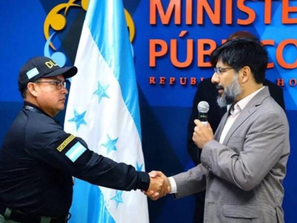 El fiscal Johel Zelaya juramentó al abogado Jaime Leonel Quintanilla, como titular de la Dirección de Lucha Contra el Narcotráfico (DLCN), ayer 10 de febrero.