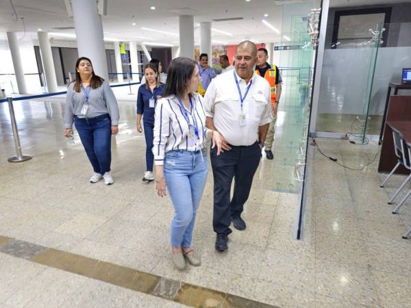 Las autoridades del Instituto Nacional de Migración realizaron una supervisión en las operaciones en el aeropuerto internacional Ramón Villeda Morales.