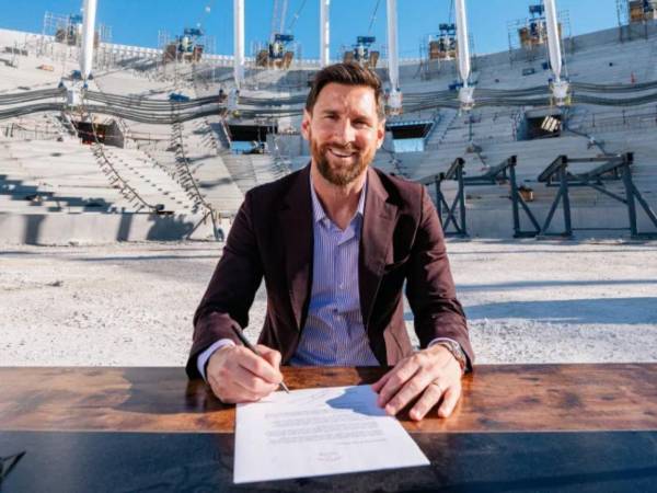 El club rosa anunció la renovación de Messi con un vídeo donde se aprecia la construcción de su nuevo estadio Miami Freedom Park.